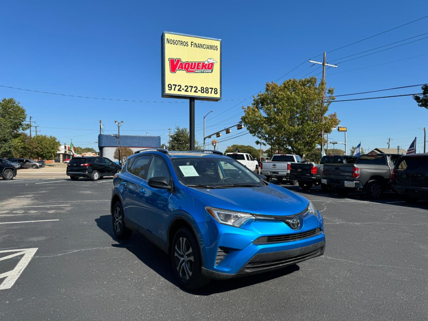 2018 Blue Toyota RAV4 LE FWD (JTMZFREV2JD) with an 2.5L L4 DOHC 16V engine, 6A transmission, located at 945 E. Jefferson Blvd, Dallas, TX, 75203, (214) 943-7777, 32.752514, -96.811630 - Photo#0